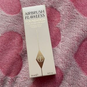 Charlotte Tilbury airbrush flawless foundation